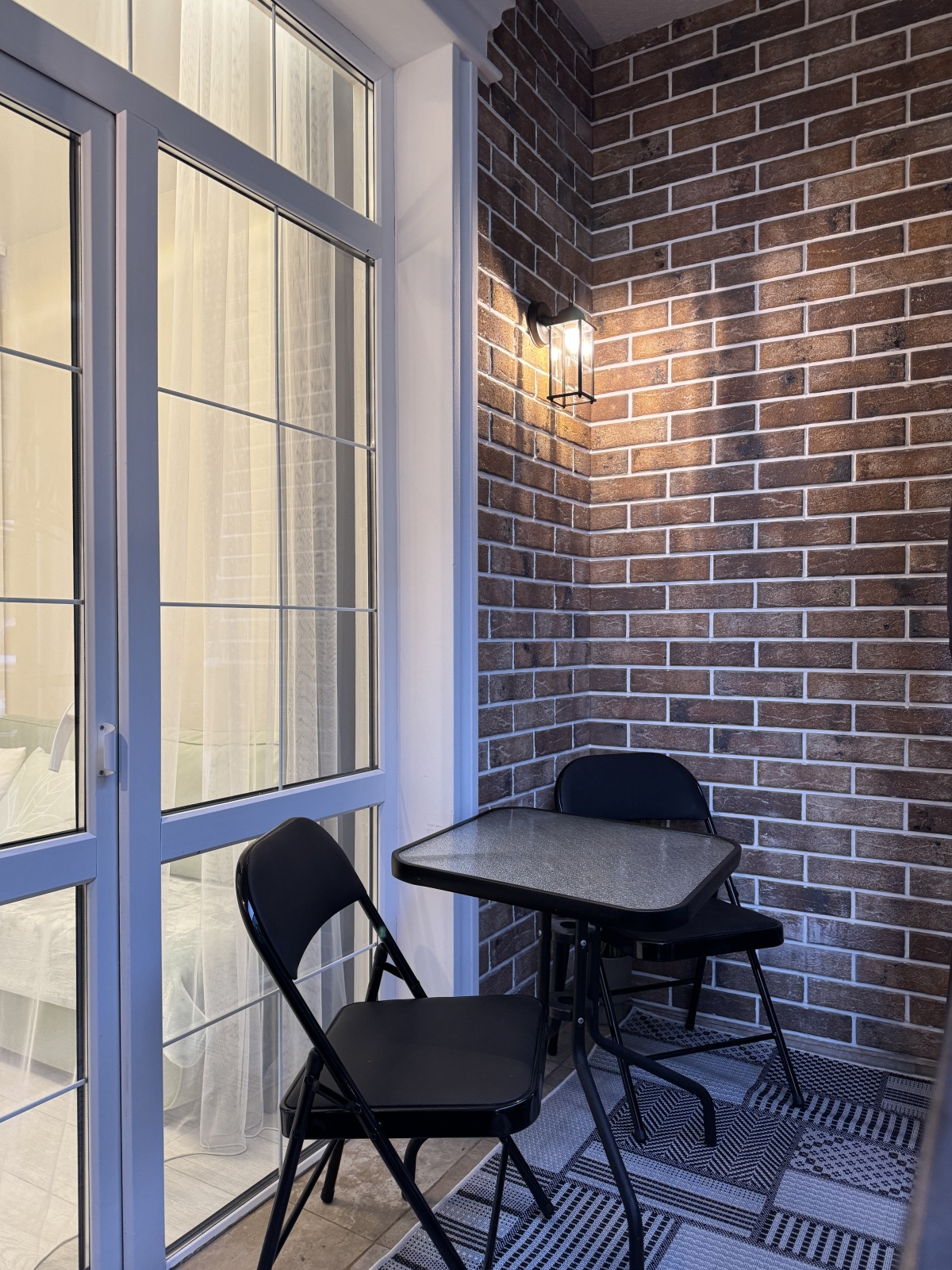 Евро трехкомнатный апартамент с балконом на первой линии в Сириусе АЛС 5-277