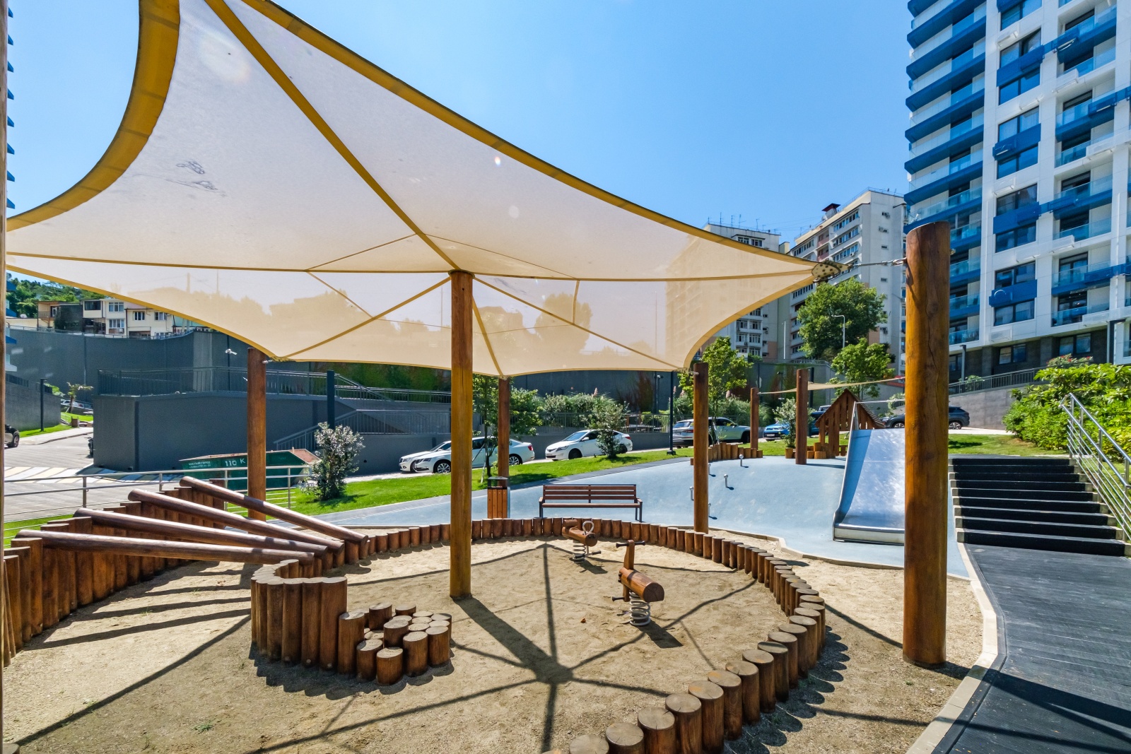 Сочи ждёт вас! Откройте для себя идеальный уголок комфорта в наших апартаментах!  ???? Описание:  Приглашаем вас в новый жилой комплекс "Кислород", где вас окутает атмосфера уюта и гостеприимства. Представьте: вы просыпаетесь под лучами солнца, а из 