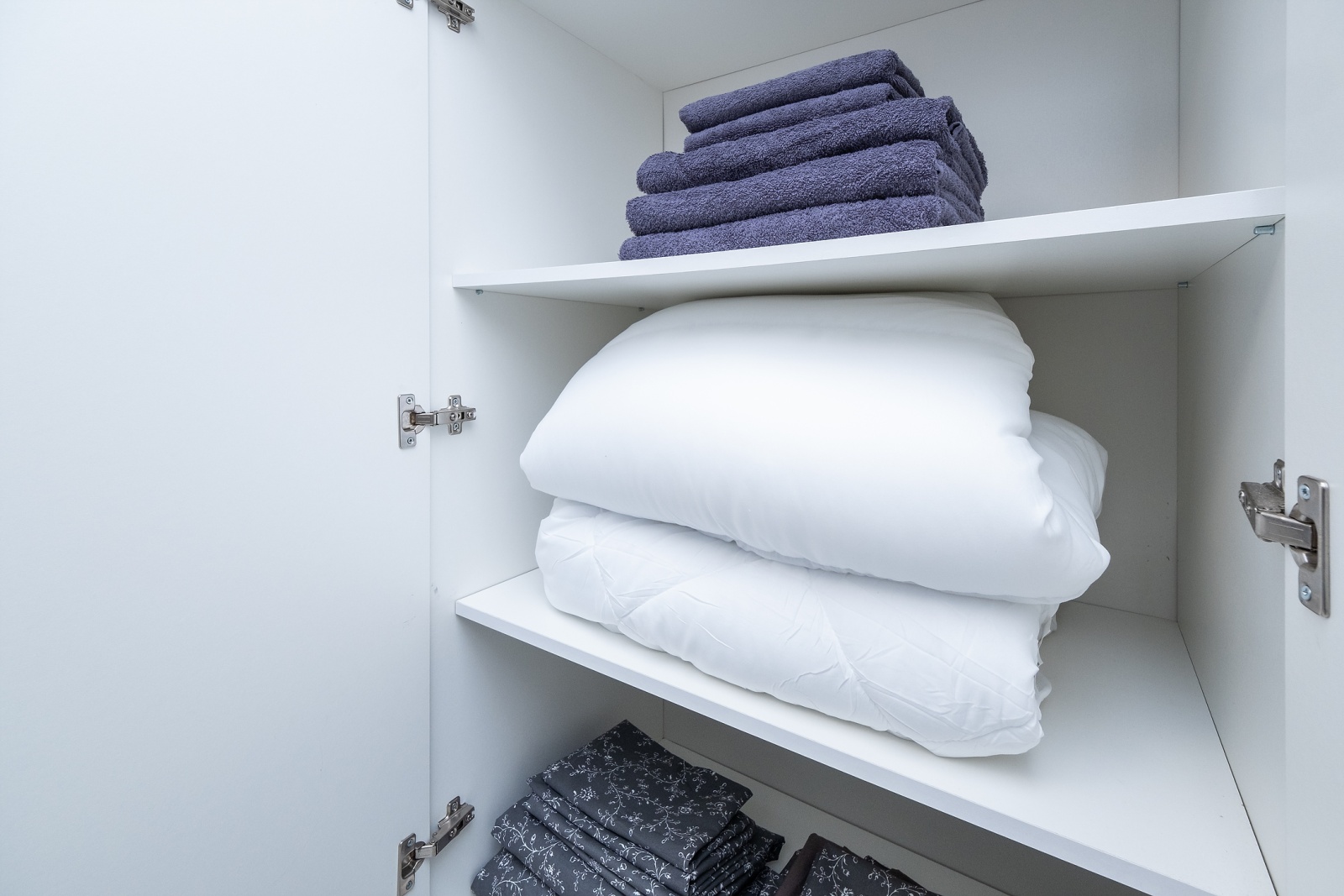 Насладитесь солнцем и комфортом в прекрасных апартаментах с отдельной спальней в Сочи