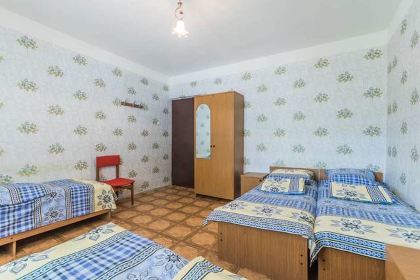 Трехместный номер эконом с кондиционера