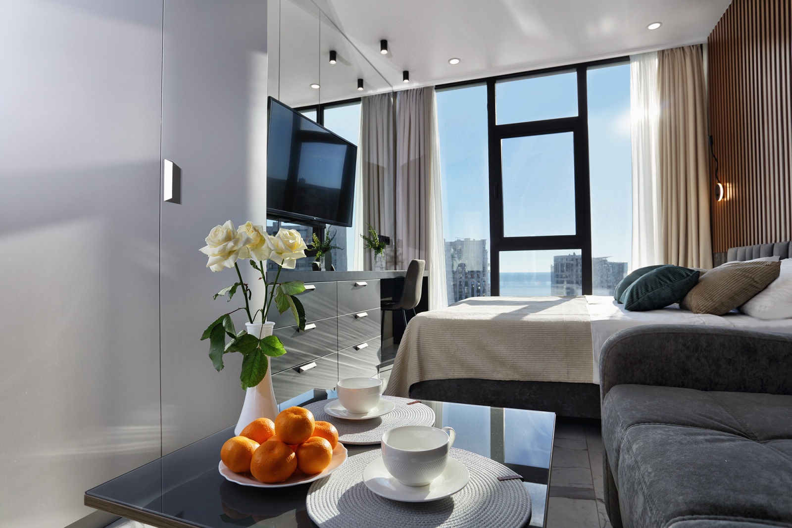 Апартаменты с дизайнерским ремонтом в центре Сочи