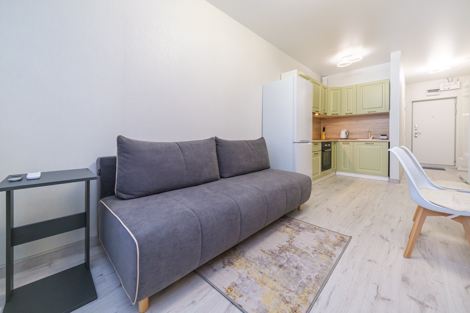 Сочи ждёт вас! Откройте для себя идеальный уголок комфорта в наших апартаментах!  ???? Описание:  Приглашаем вас в новый жилой комплекс "Кислород", где вас окутает атмосфера уюта и гостеприимства. Представьте: вы просыпаетесь под лучами солнца, а из 