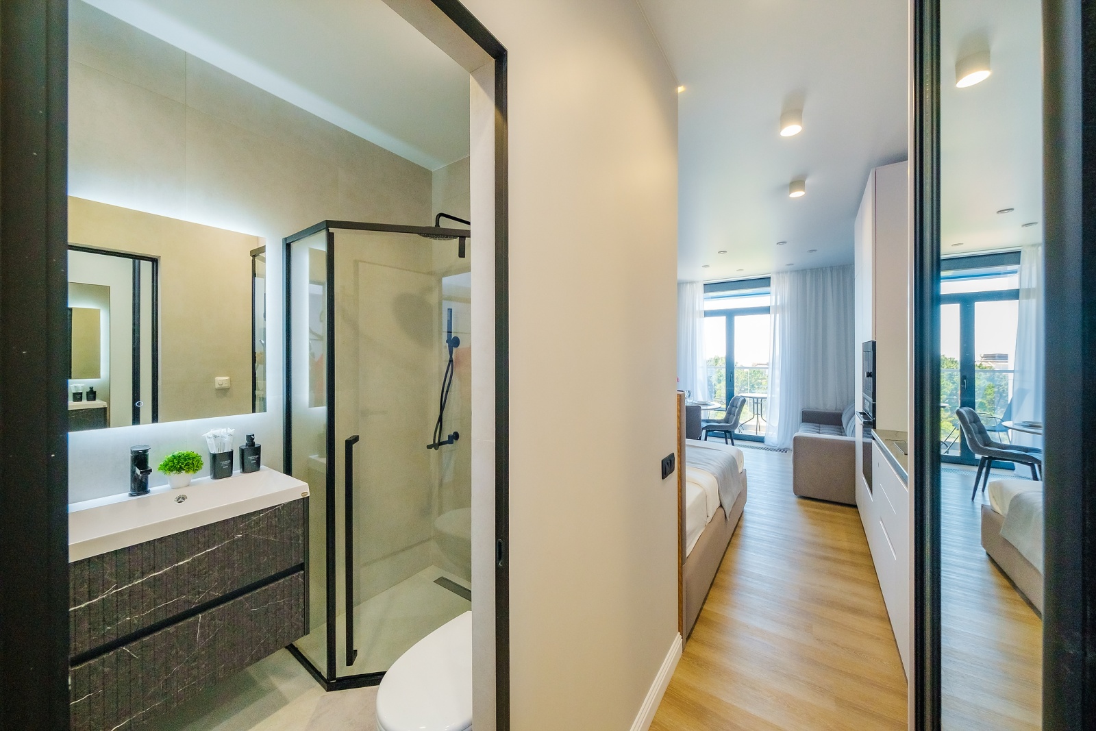 Идеальный вариант для отпуска в Сочи – стильная, небольшая, но функциональная студия с видом на морские просторы!