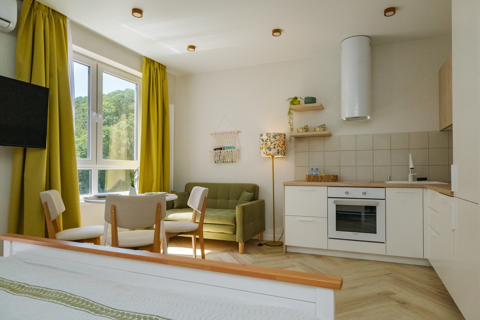 Уютная студия в сердце Адлера ждет своих гостей!