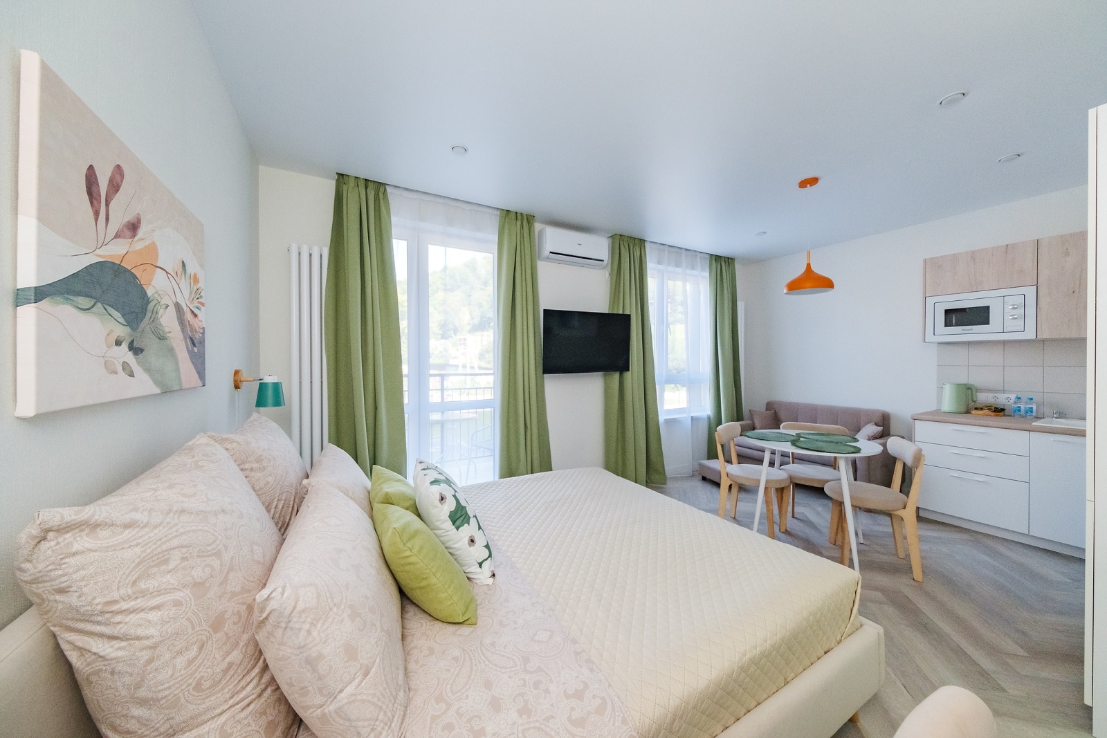 Уютная студия в сердце Адлера ждет своих гостей!