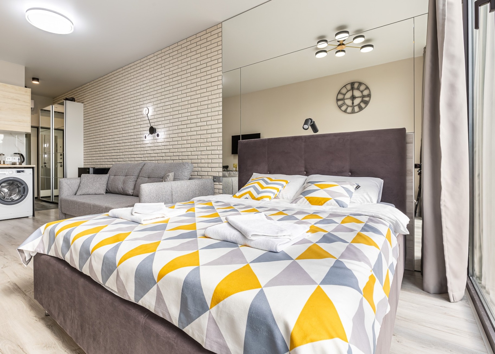 Студия с тропическим видом в центре Сочи