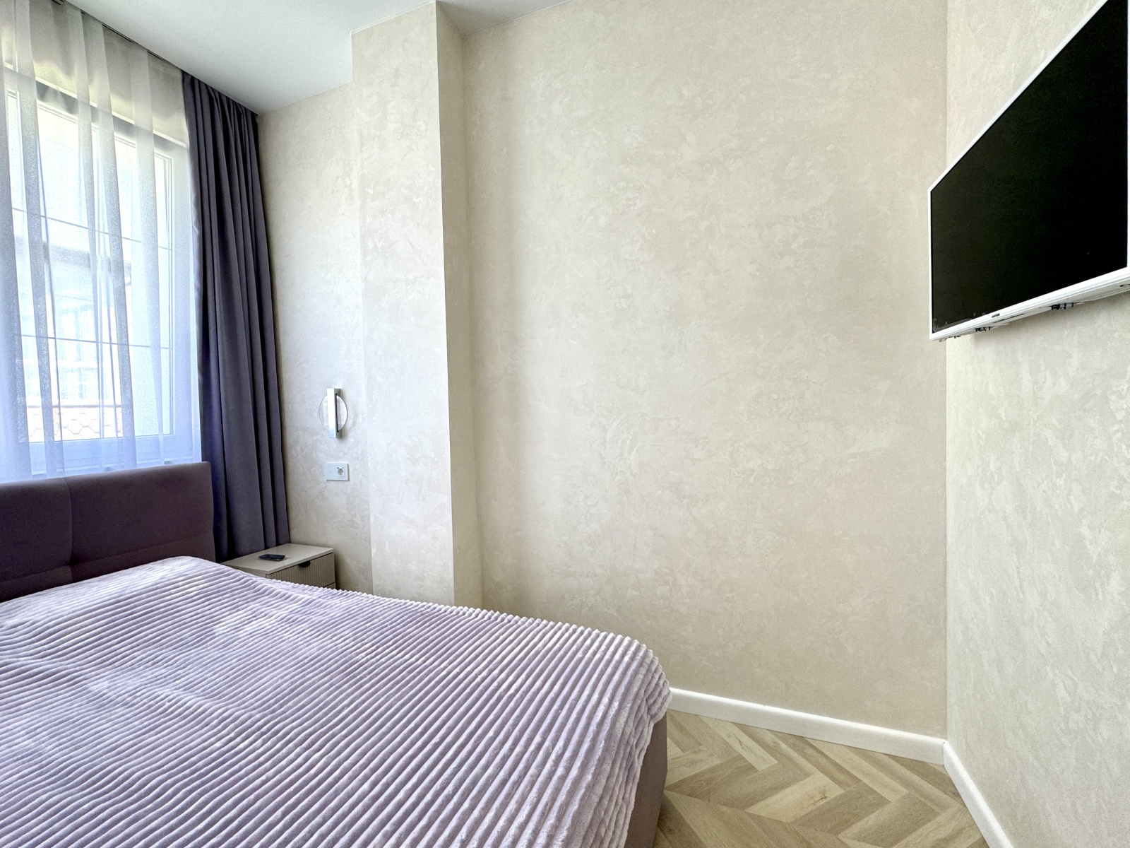 Евро двухкомнатный апартамент с балконом на первой линии в Сириусе АЛС 7-441