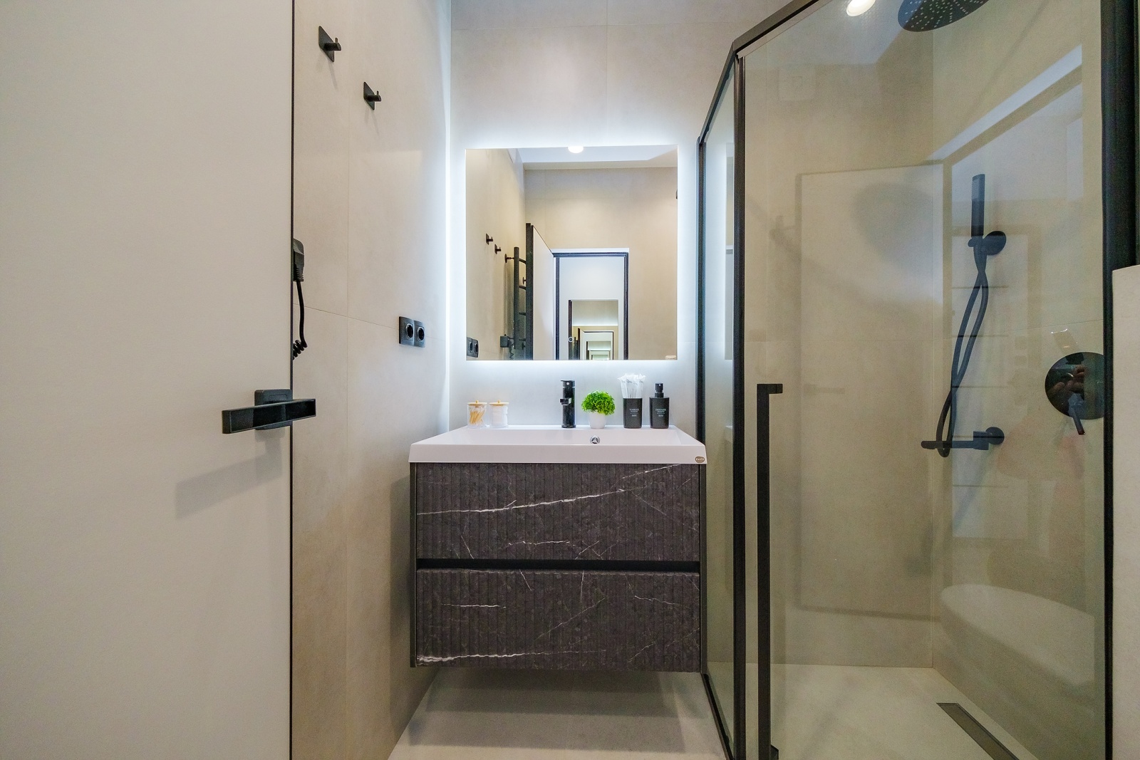 Идеальный вариант для отпуска в Сочи – стильная, небольшая, но функциональная студия с видом на морские просторы!