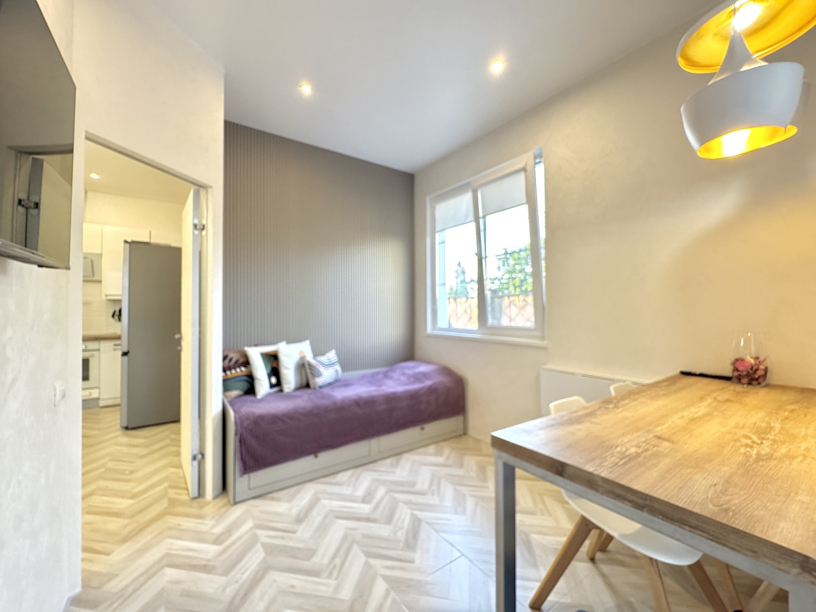 Евро трехкомнатный апартамент с балконом на первой линии в Сириусе АЛС 6-366