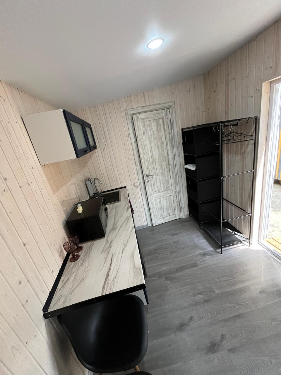 домик в лесу. Красная поляна