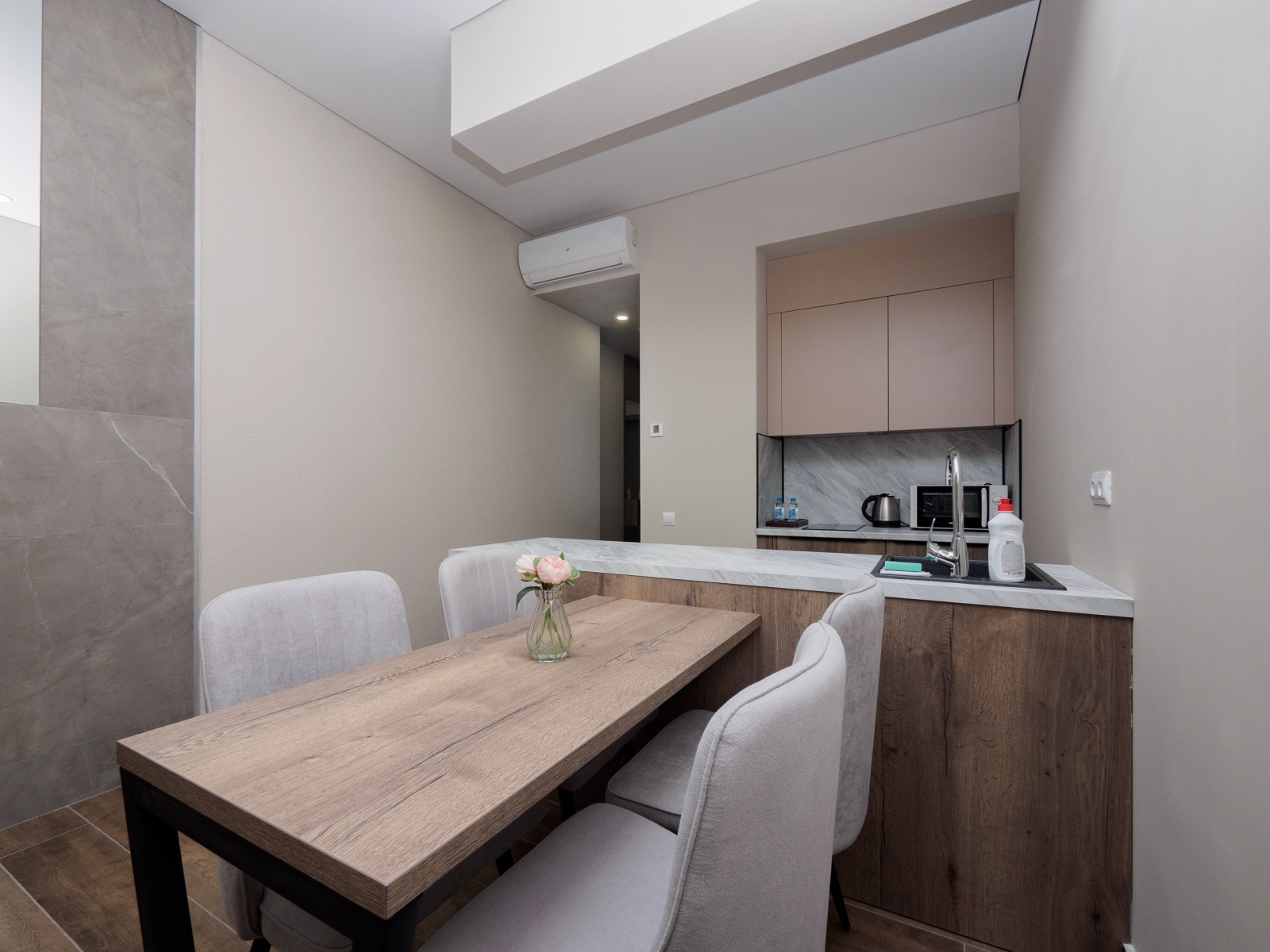 ☀️ Апартаменты в "Mirror Light": ваш безупречный отдых в районе Светлана!