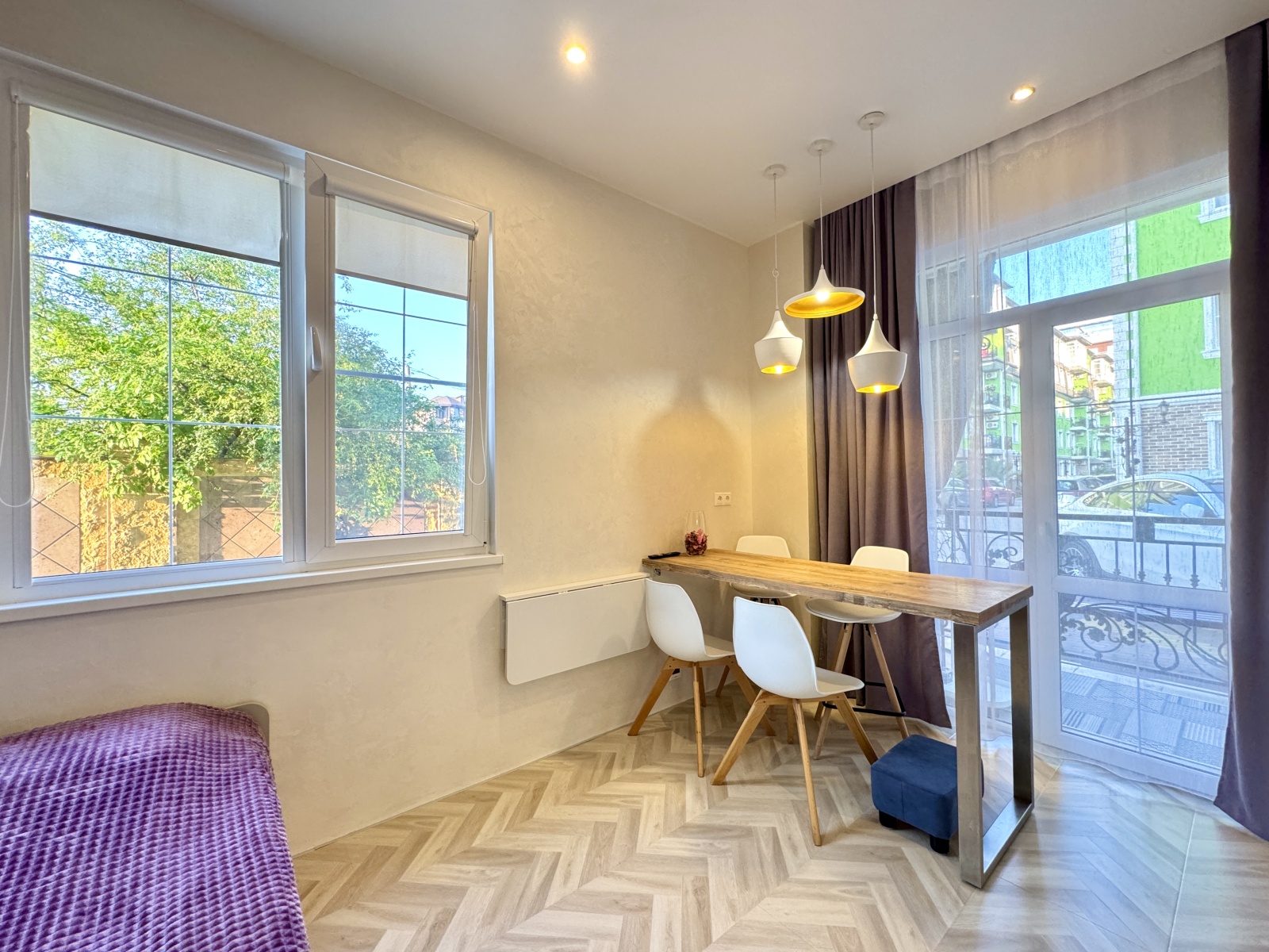 Евро трехкомнатный апартамент с балконом на первой линии в Сириусе АЛС 6-366