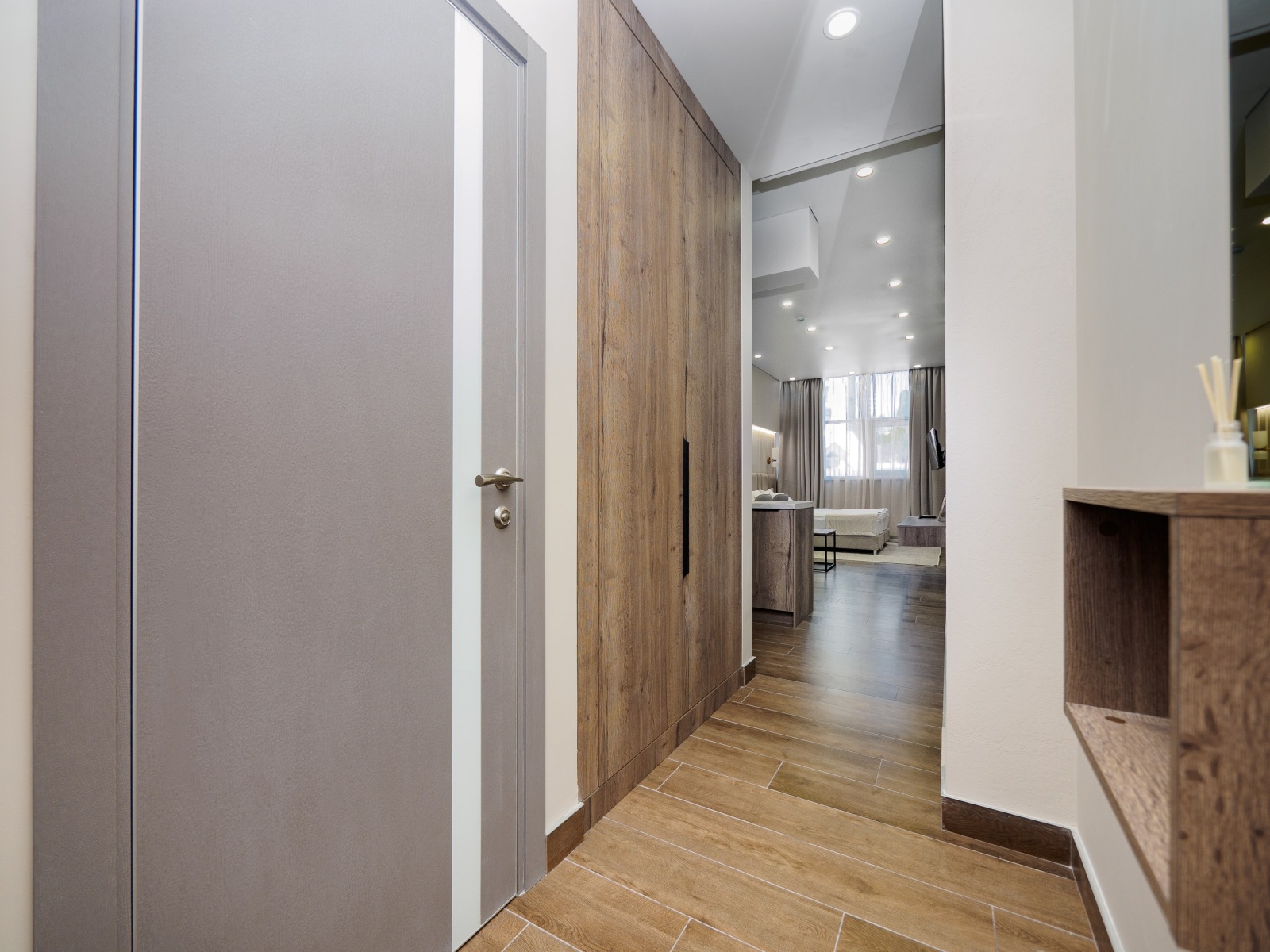 ☀️ Апартаменты в "Mirror Light": ваш безупречный отдых в районе Светлана!