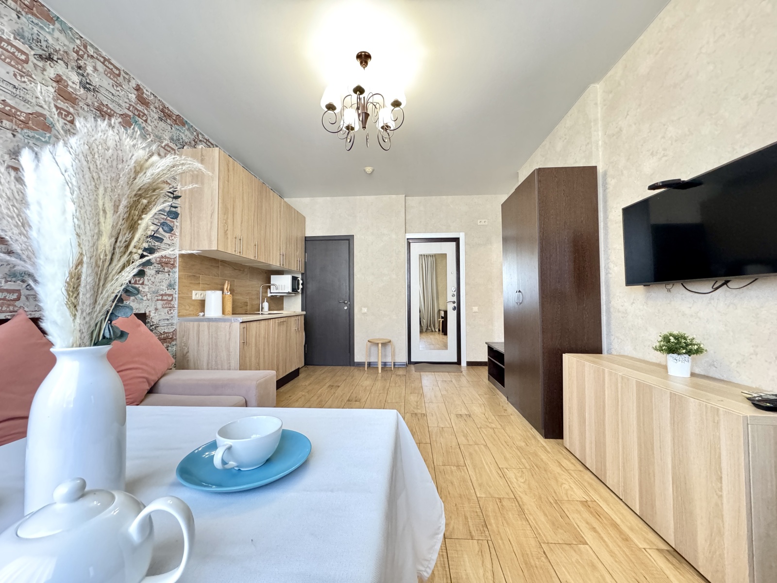 Евро двухкомнатный апартамент с балконом  в Сириусе АС 2-407