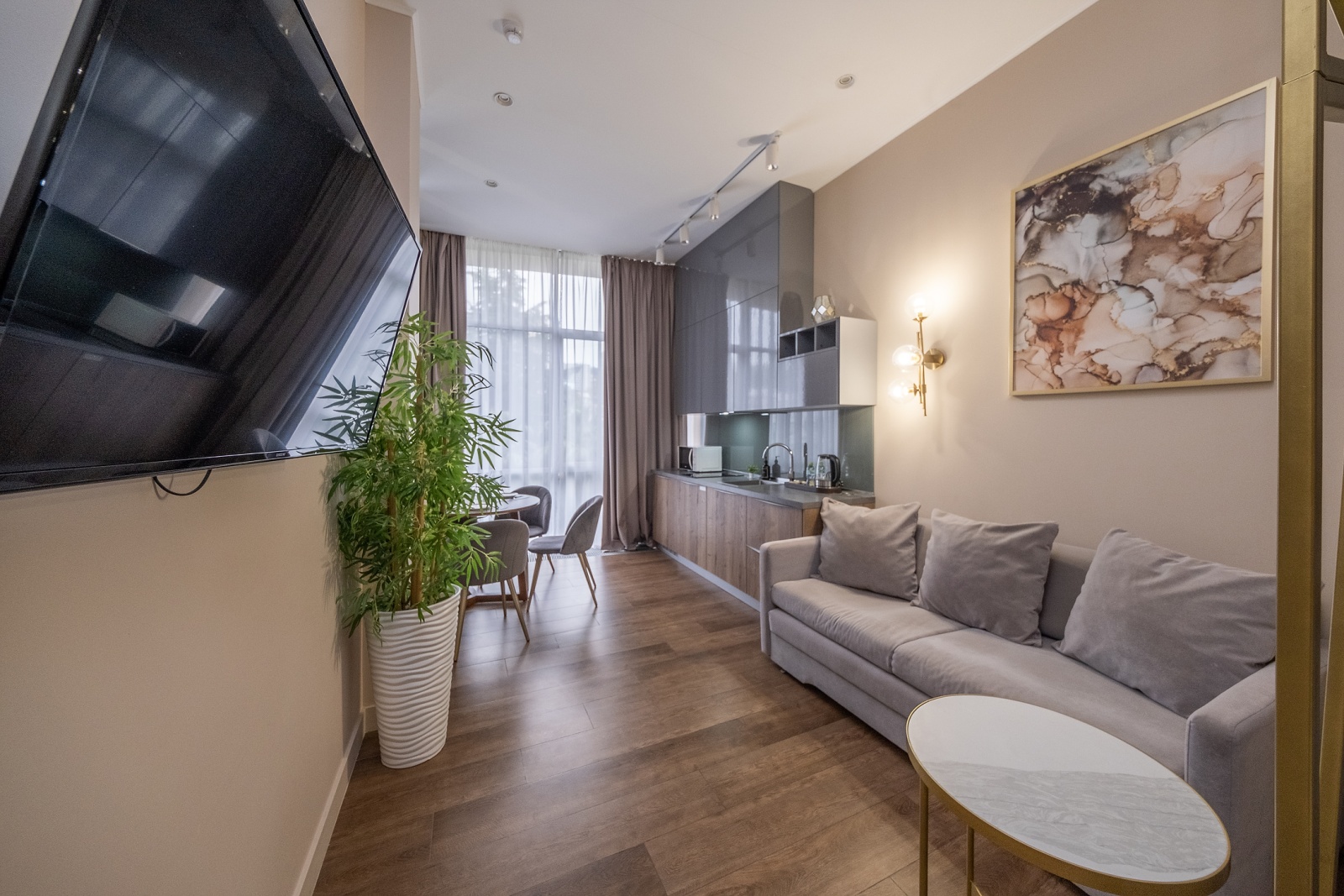 Апартаменты в самом центре Сочи: сочетание комфорта и стиля на пешеходной улице!