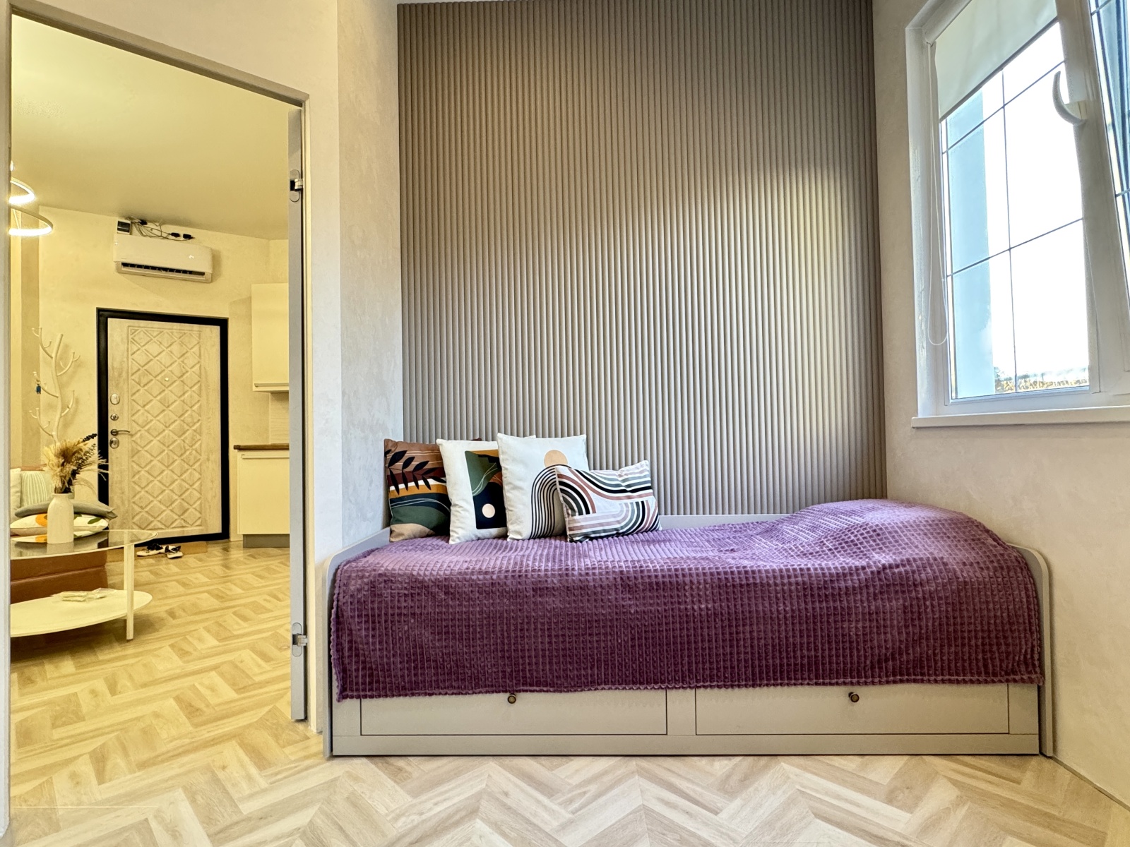 Евро трехкомнатный апартамент с балконом на первой линии в Сириусе АЛС 6-366