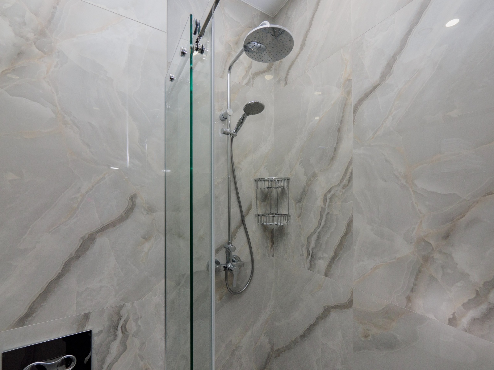 ☀️ Апартаменты в "Mirror Light": ваш безупречный отдых в районе Светлана!