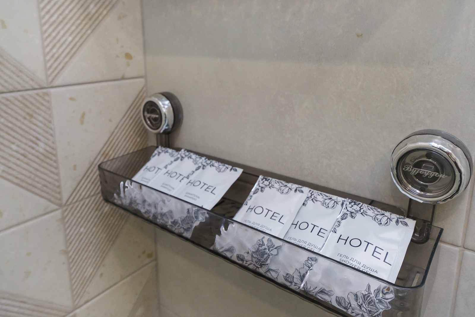 Добро пожаловать в нашу обновленную студию с двумя балконами, откуда открывается захватывающая панорама на морские просторы и Сочинский национальный парк!