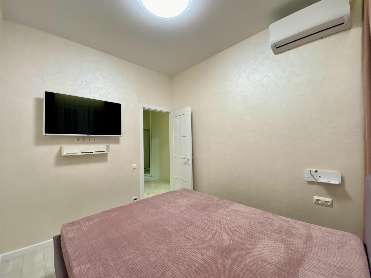 Евро трехкомнатный апартамент с балконом на первой линии в Сириусе АЛС 5-277