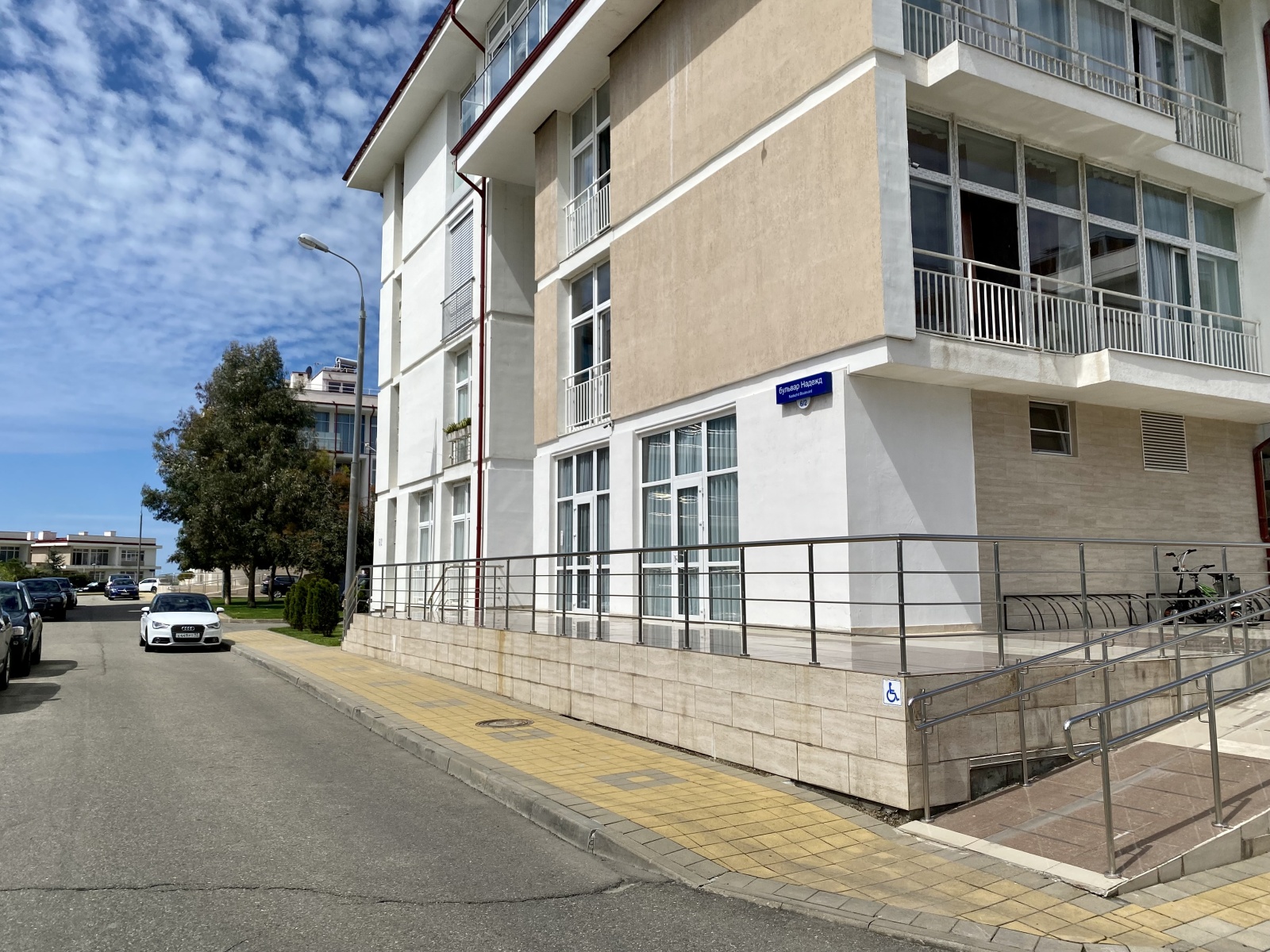 Студия с террасой на первой линии в Сириусе ЕКП 6202