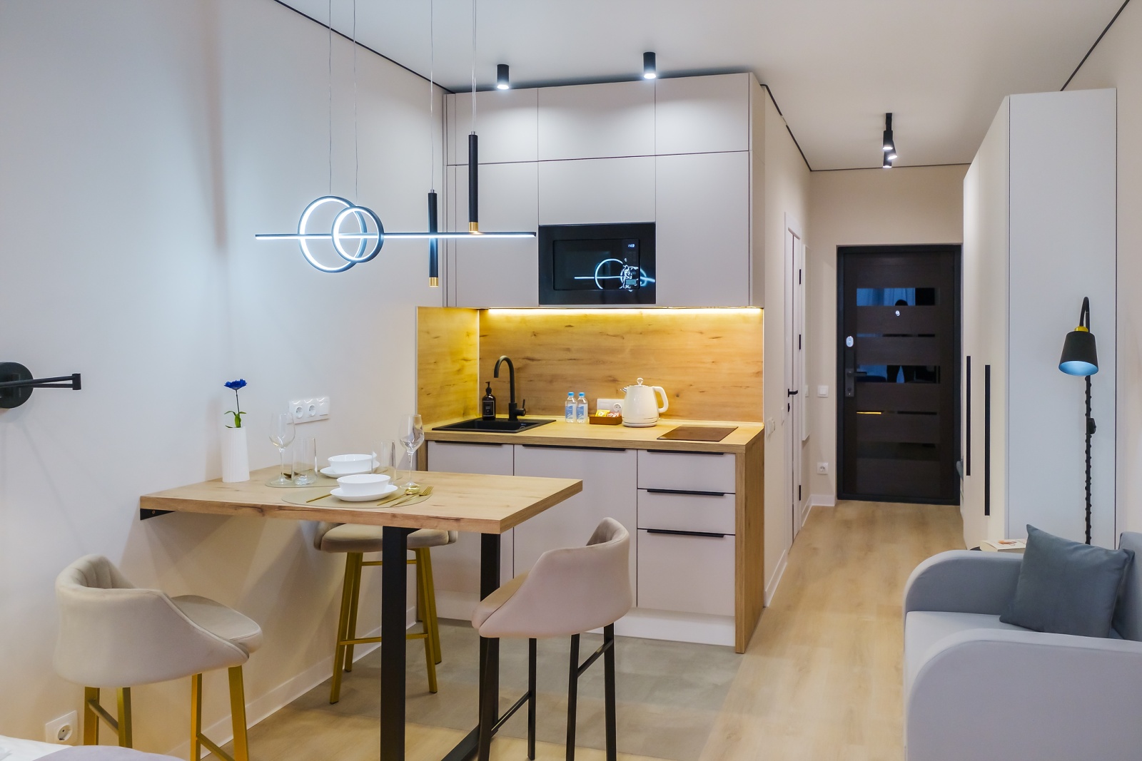 Предлагаем остановиться в новой, уютной студии, расположенной в жилом комплексе "Сочи Парк", из окон которой открывается захватывающий вид!