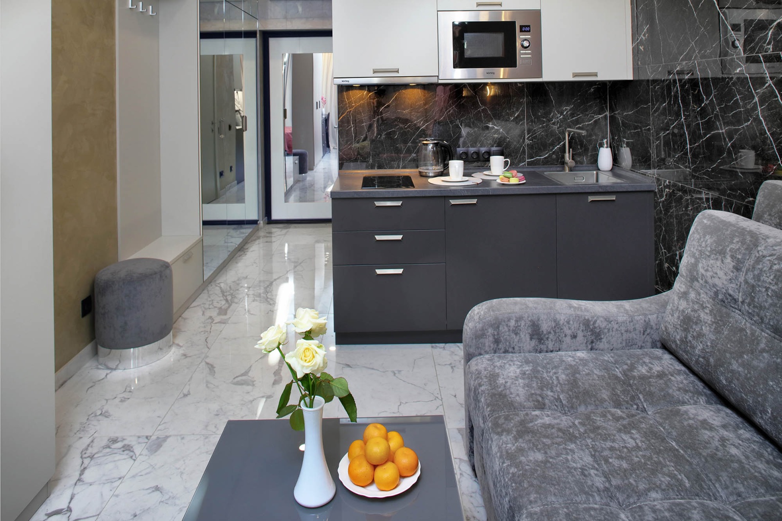 Апартаменты в центре Сочи с видом на море