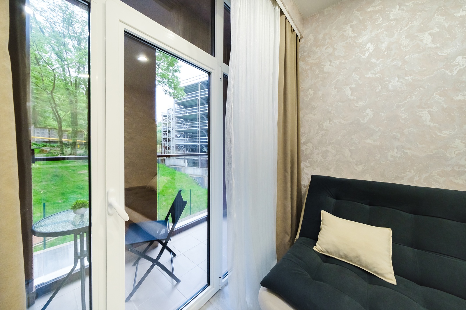 Предлагается в аренду апартамент в комплексе бизнес-класса, расположенном в Дагомысе!