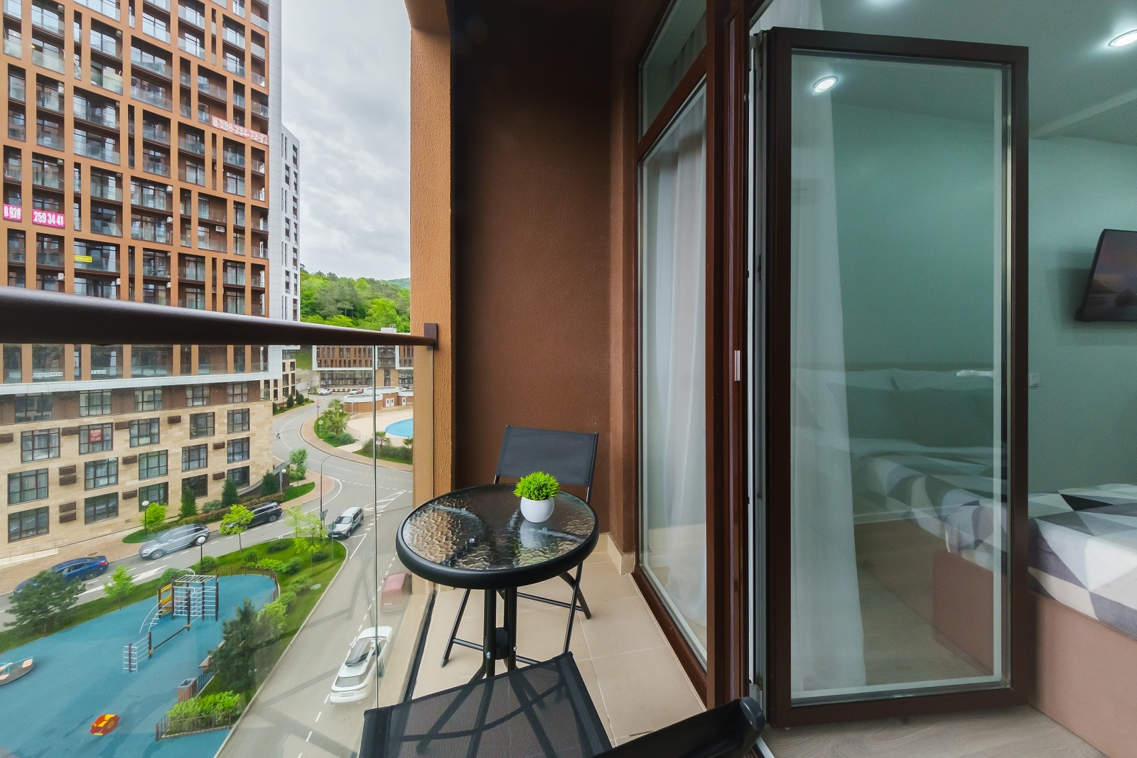 Сдается уютная студия в жилом комплексе бизнес-класса, расположенном в живописном Дагомысе!