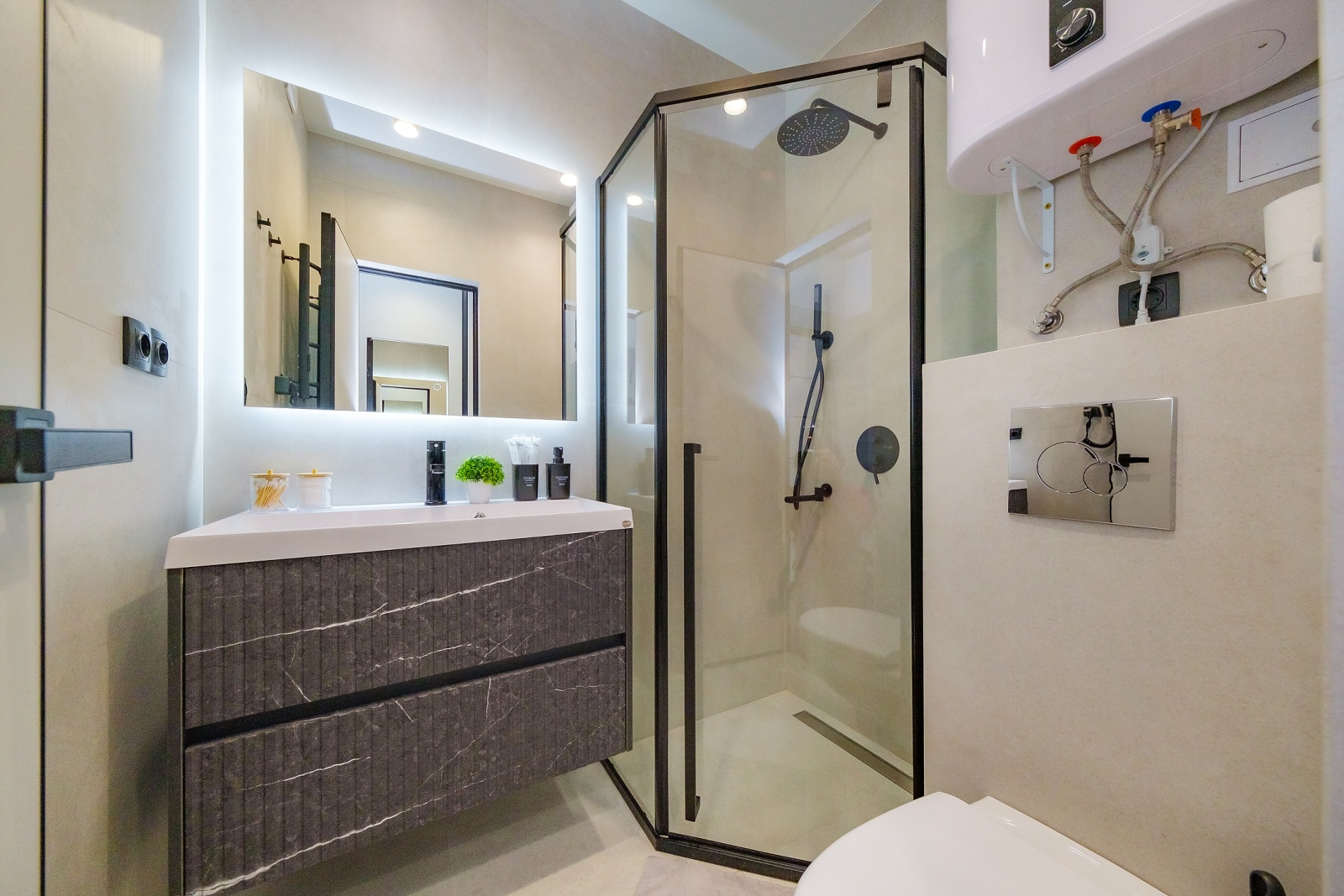 Идеальный вариант для отпуска в Сочи – стильная, небольшая, но функциональная студия с видом на морские просторы!