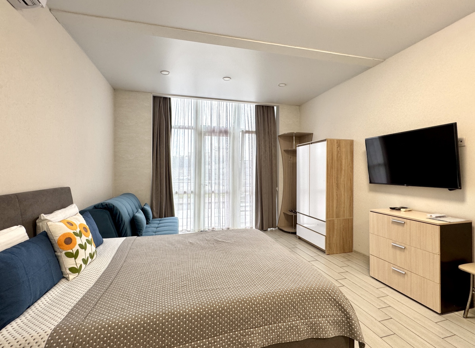 Студия с террасой на первой линии в Сириусе ЕКЛ 6201