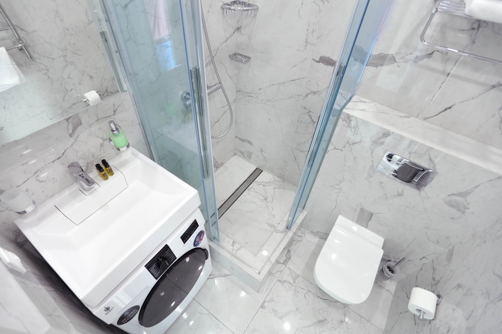 Апартаменты с дизайнерским ремонтом в центре Сочи