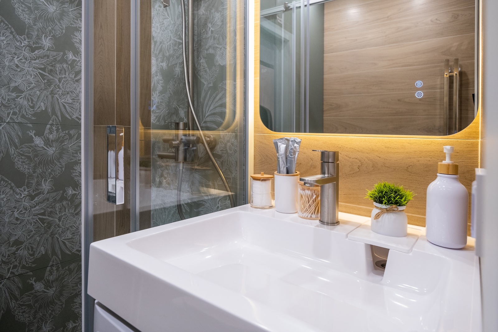 Окунитесь в комфорт с видом на Сочи! 