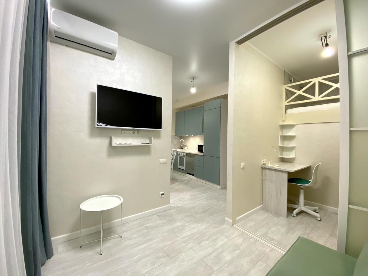 Евро трехкомнатный апартамент с балконом на первой линии в Сириусе АЛС 5-277