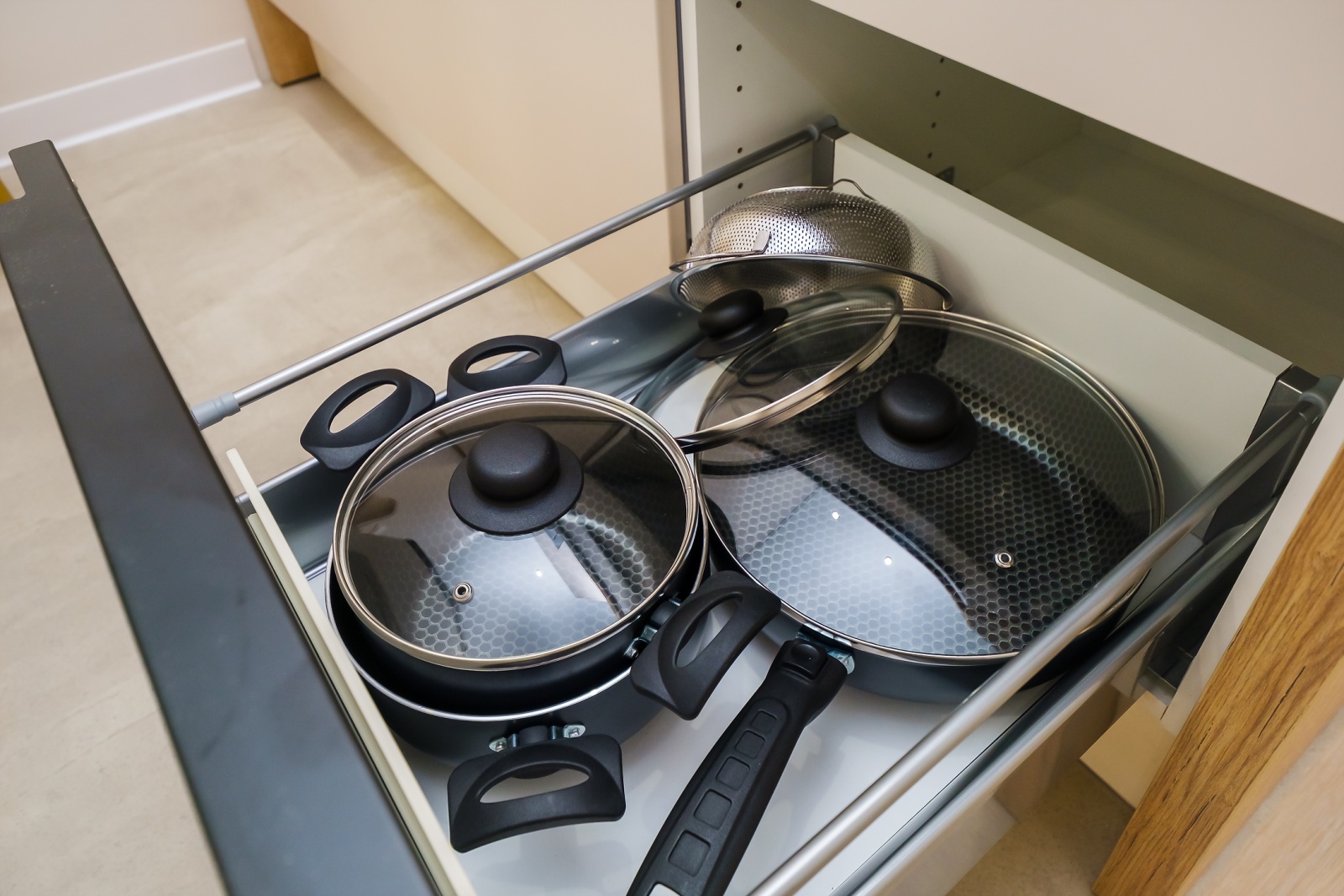 Предлагаем остановиться в новой, уютной студии, расположенной в жилом комплексе "Сочи Парк", из окон которой открывается захватывающий вид!