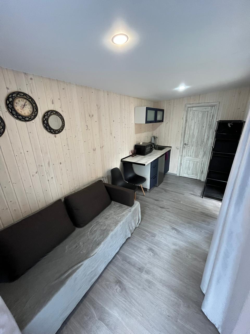 домик в лесу. Красная поляна