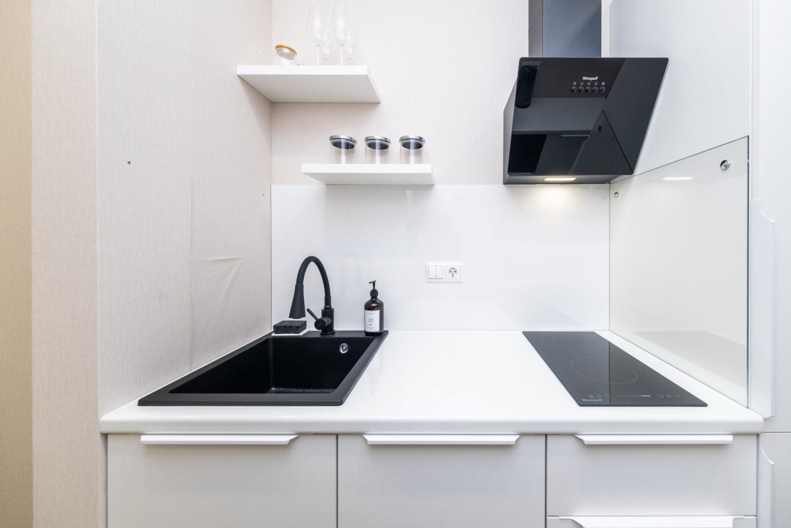 Откройте для себя комфортный отдых в Адлере в нашей стильной студии