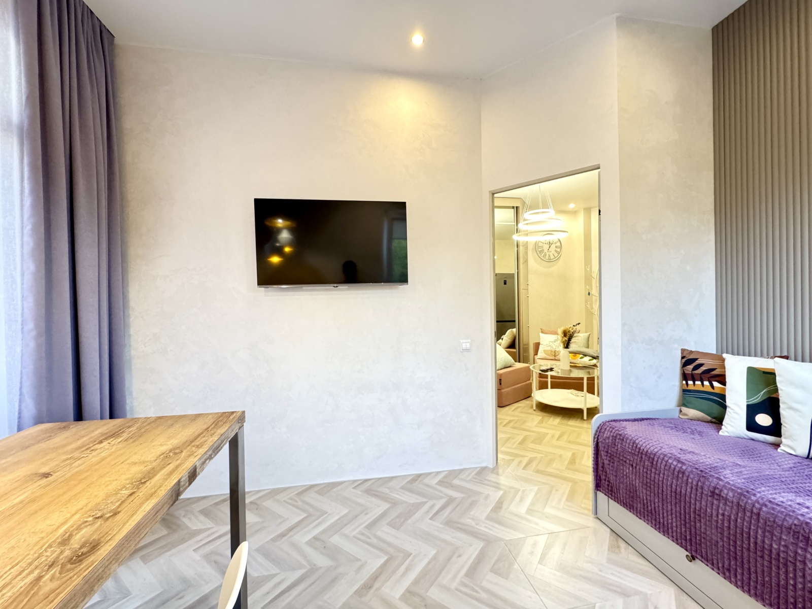 Евро трехкомнатный апартамент с балконом на первой линии в Сириусе АЛС 6-366