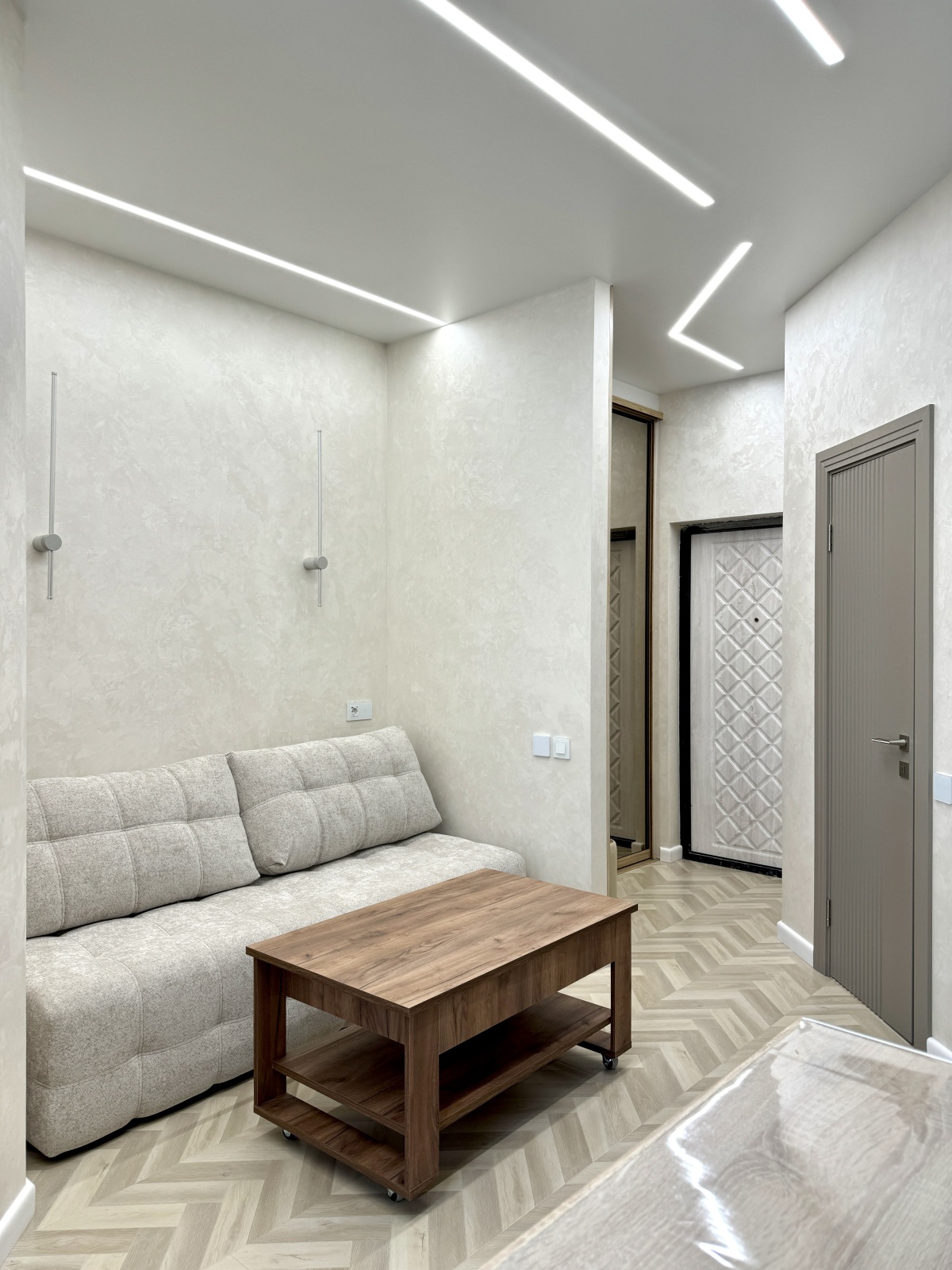 Евро двухкомнатный апартамент с балконом на первой линии в Сириусе АЛС 7-441