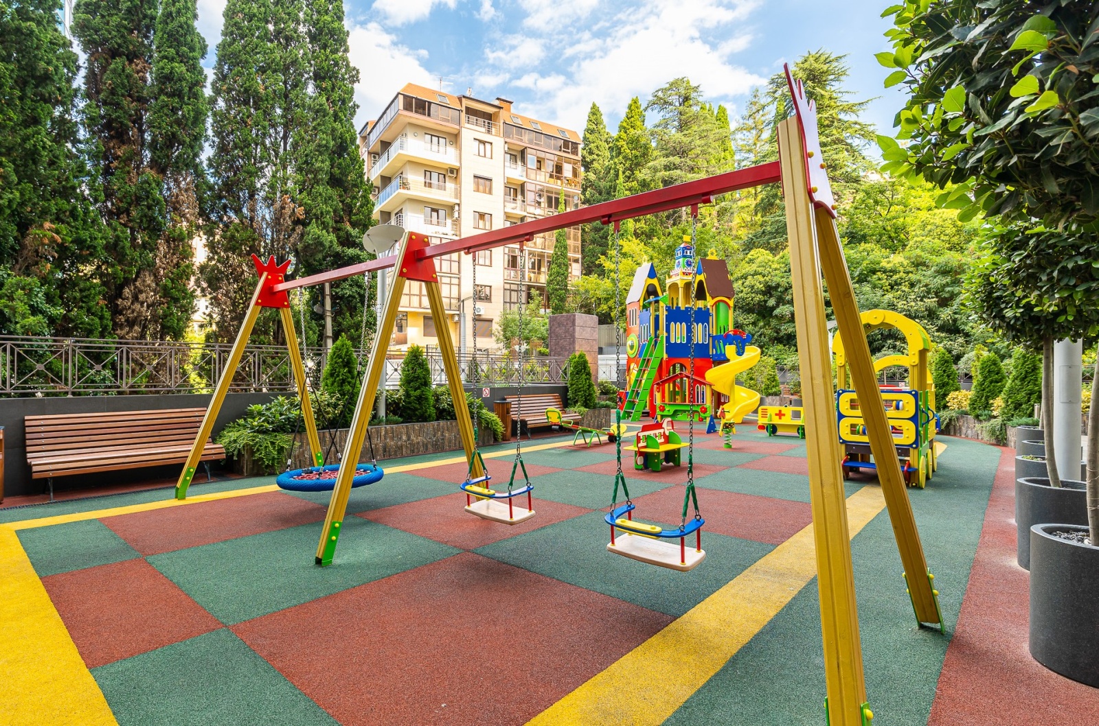 Студия ЖК Метрополь с видом на Дендрарий в центре Сочи