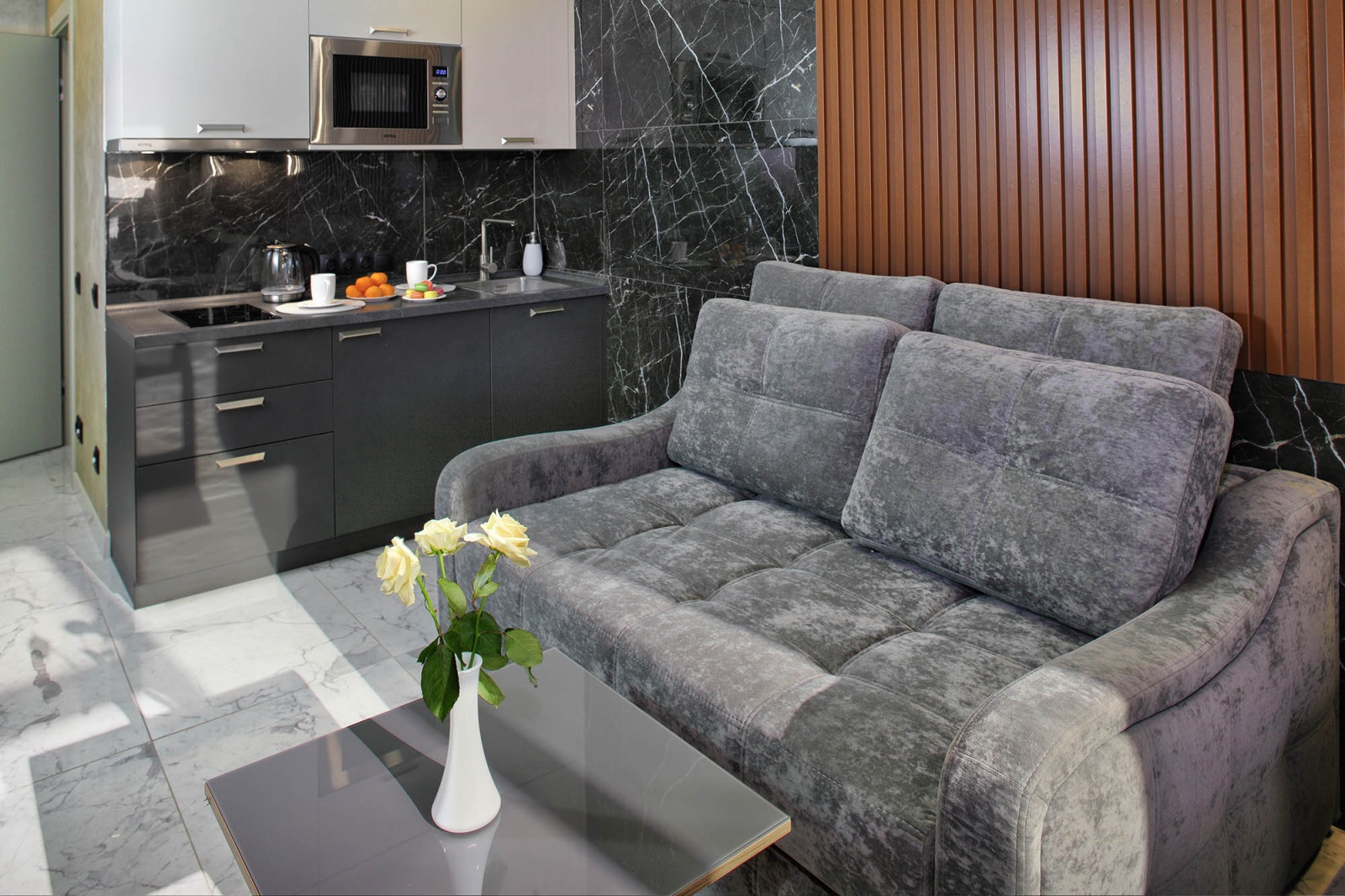 Апартаменты в центре Сочи с видом на море